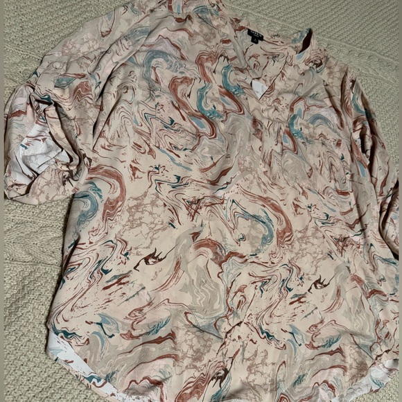 Torrid Harper paisley print, tab sleeves tunic in LNC - Picture 9 of 13